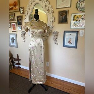 VTG solz  squirrel cheongsam traditional Chinese dress champagne color